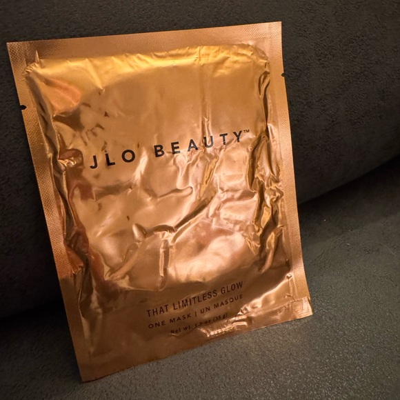 JLo Beauty That Limitless Glow Sheet Mask Single | NEW. 
Tighten
Plump
Radiate - Picture 2 of 5